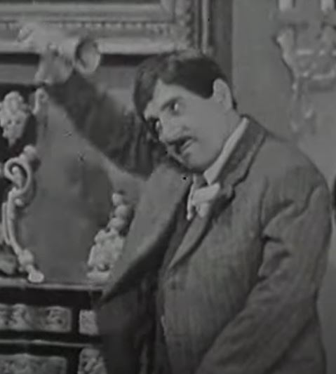 Peppino de Filippo: “La Democrazia” (da “I Casi sono Due”)