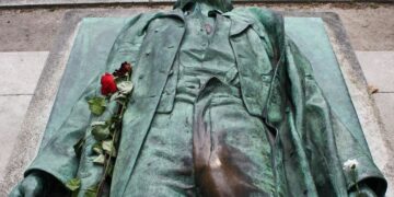 L’eredità di Noir: dalla Comune di Parigi ai riti pagani delle Donne trascurate dai mariti